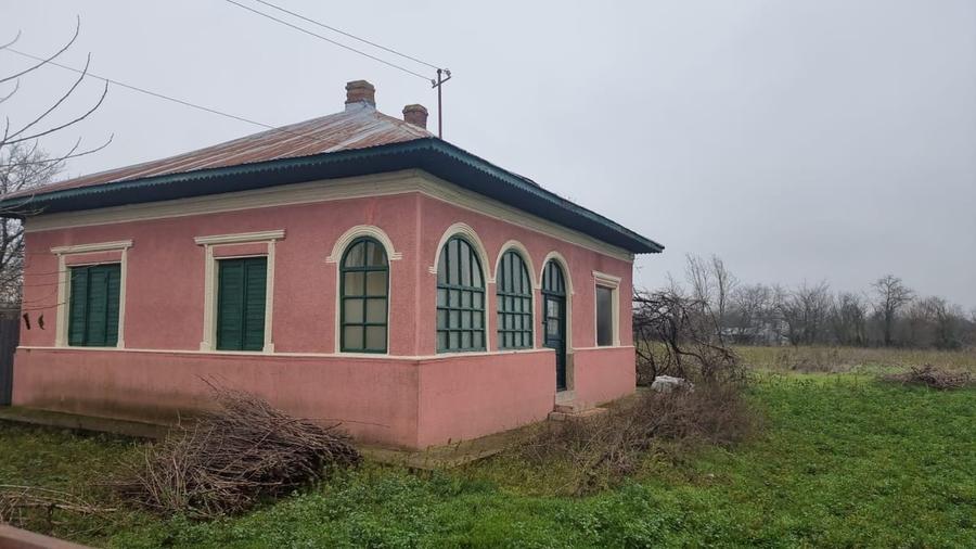 Casă cu 4 camere cu Teren 750 Mp în Central