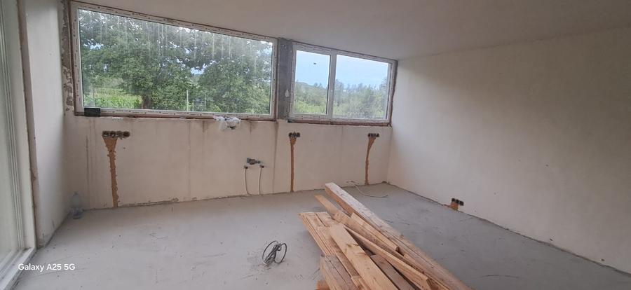 Casă individuală cu 5 camere cu Teren 880 Mp în Sasca Mare