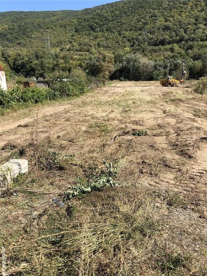 Teren de 4300 mp, în Central