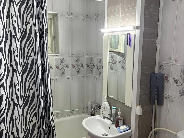Apartament cu 2 camere decomandat în Sărari