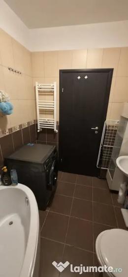 Apartament cu 3 camere decomandat în Chiajna