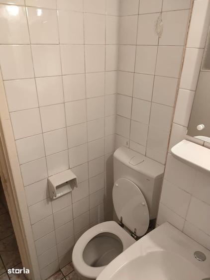 Apartament cu 4 camere decomandat în Podu Roș