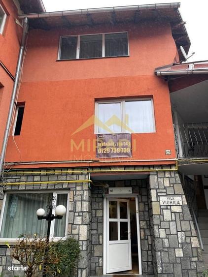 Apartament cu 4 camere decomandat, mobilat în Castelul Peleș