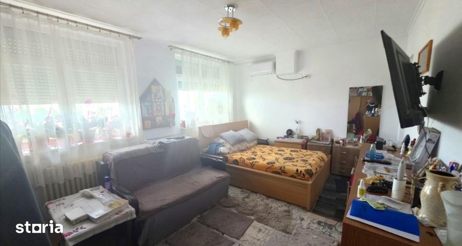 Apartament cu 8 camere, mobilat în 1 Mai
