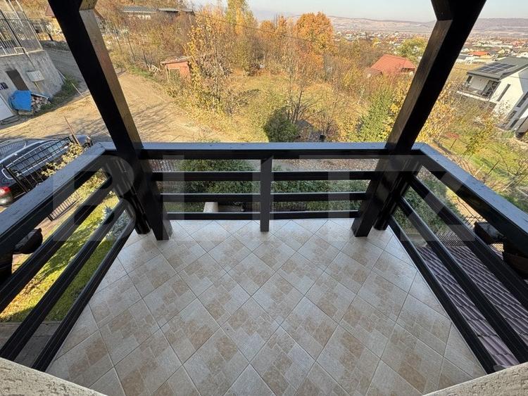 Casă individuală cu 6 camere cu Canalizare în Cetate