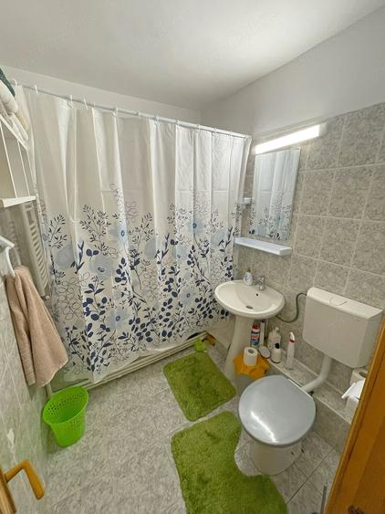Apartament cu 3 camere decomandat, mobilat în Central