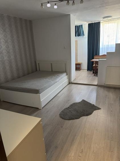 Garsonieră decomandată în Central