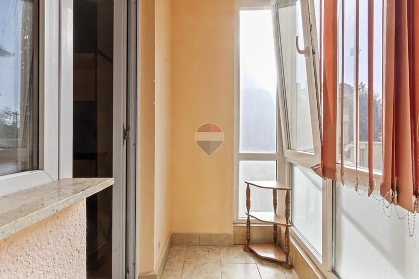 Apartament cu 2 camere semidecomandat în Romanilor