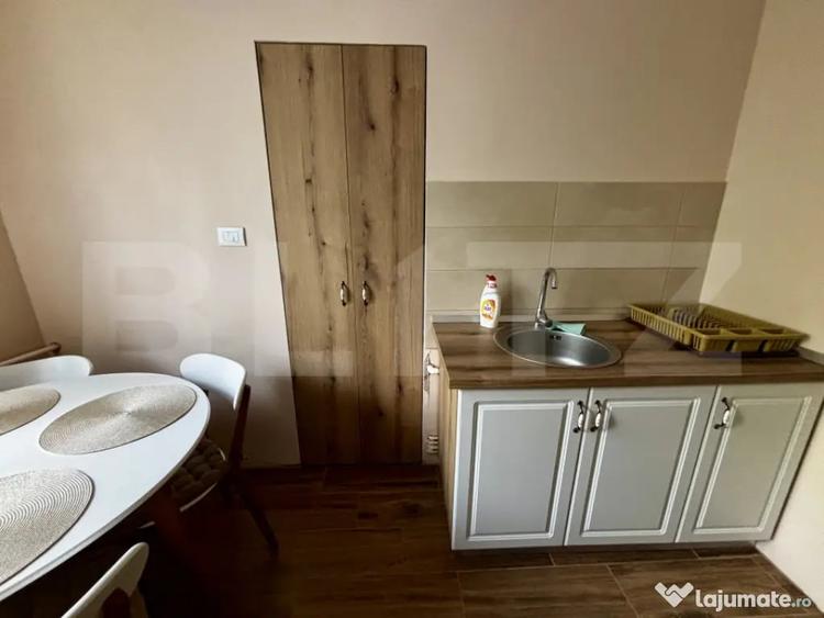 Apartament cu 4 camere decomandat în Central