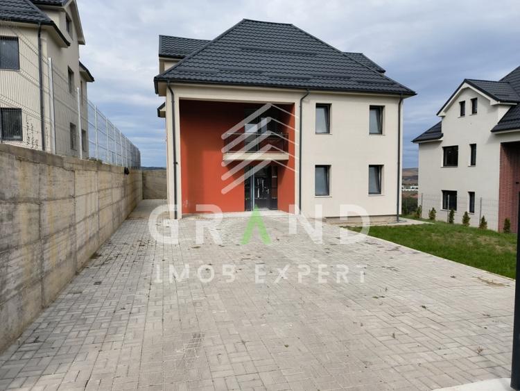Casă individuală cu 4 camere cu Canalizare în Dezmir