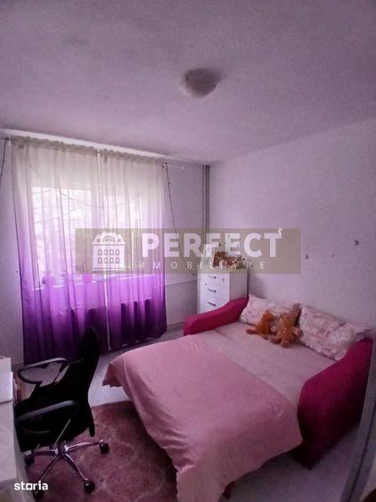Apartament cu 3 camere semidecomandat în Nord