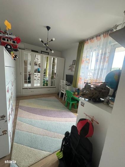 Apartament cu 3 camere în Est
