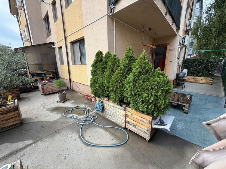 Apartament cu 3 camere decomandat, mobilat în Dobroești