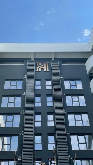Penthouse cu 3 camere decomandat în Sud