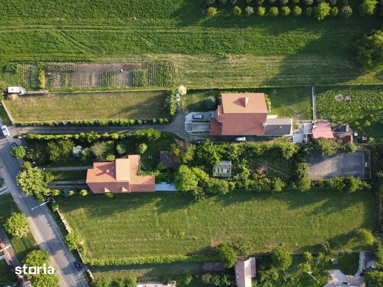 Casă cu 6 camere cu Teren 2803 Mp în Coman