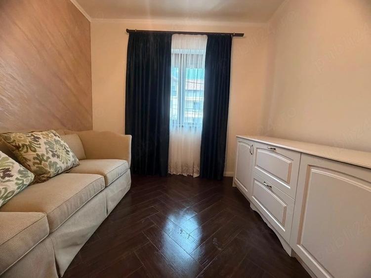 Apartament cu 3 camere decomandat în Dumbrăvița