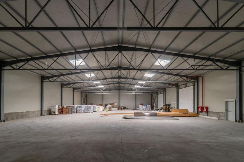 Spațiu industrial, de 600 mp, în Bascov