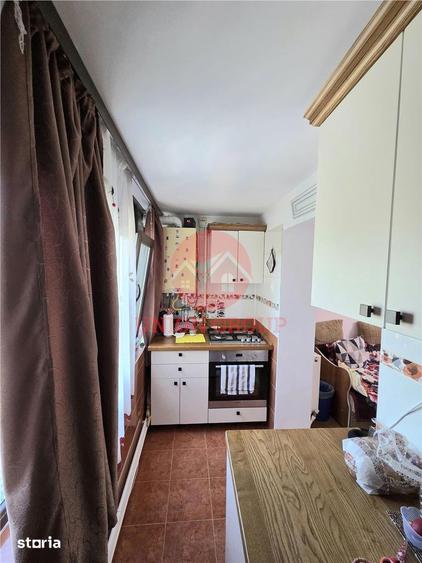 Apartament cu 3 camere, mobilat în Sud