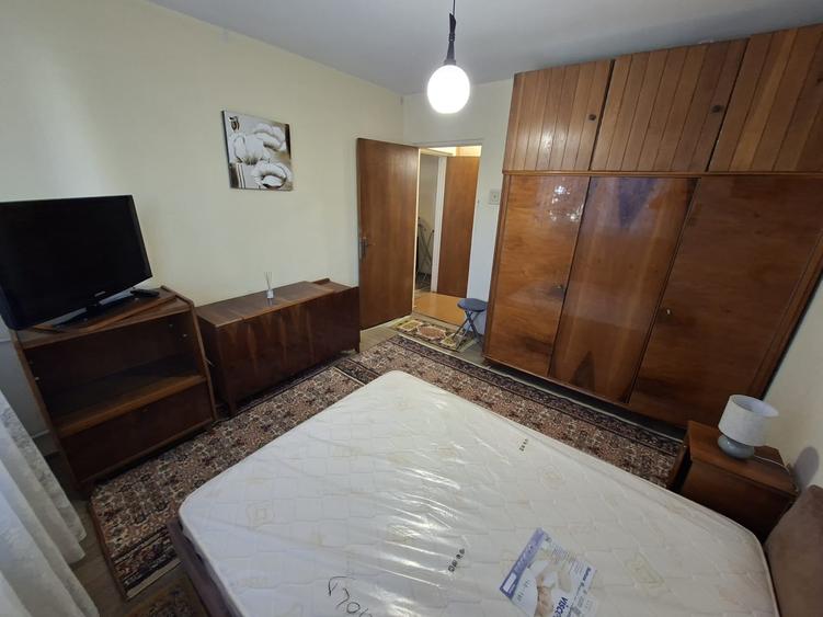 Apartament cu 3 camere semidecomandat în Tomis III