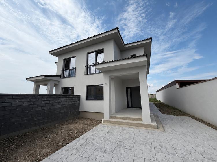 Duplex cu 5 camere cu Canalizare în Moșnița Nouă