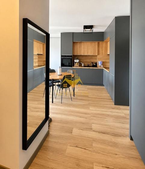 Apartament cu 3 camere semidecomandat, mobilat în Bună Ziua