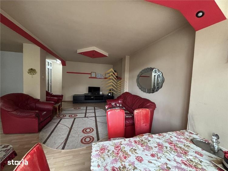 Apartament cu 3 camere decomandat în Ciupercenii Noi