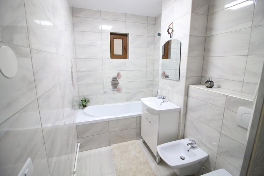Apartament cu 3 camere decomandat în Țiglina 1