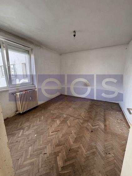 Apartament cu 3 camere semidecomandat în Iancului
