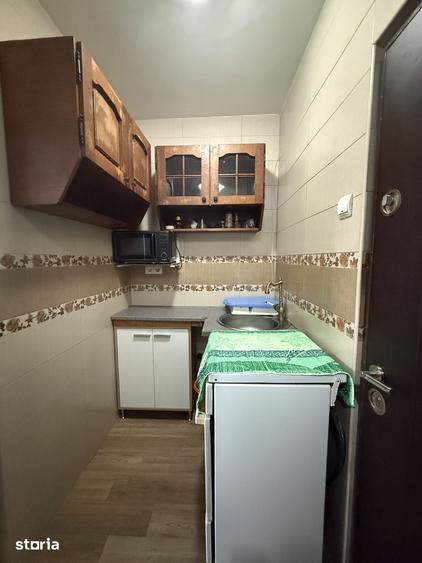 Garsonieră decomandată, mobilată în Est