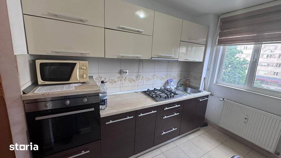 Apartament cu 3 camere decomandat în Dacia