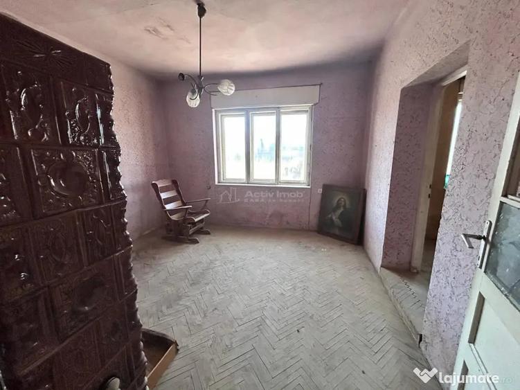 Casă cu 4 camere cu Teren 555 Mp în Central