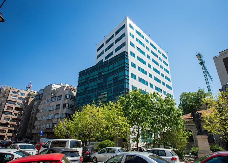 Birou, de 7,000 mp, în Universitate