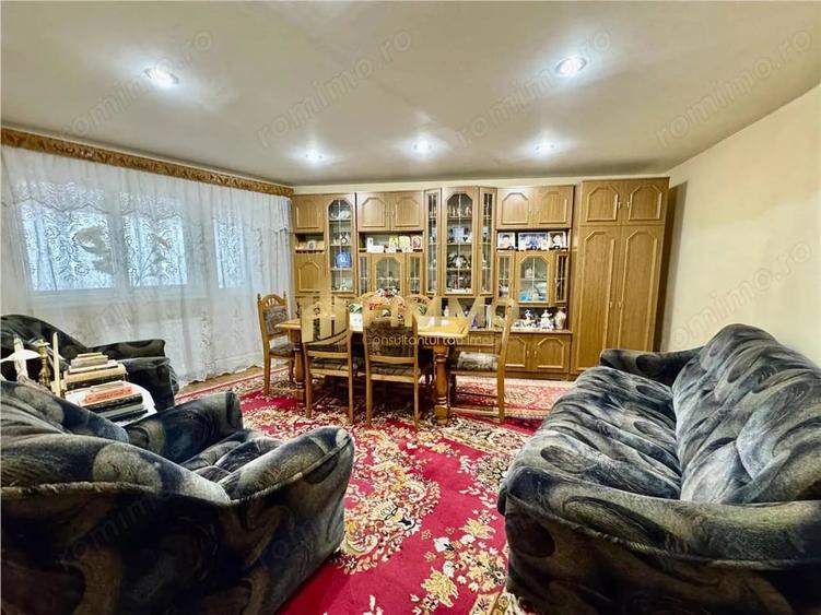 Apartament cu 4 camere decomandat în Poieni-Suceava