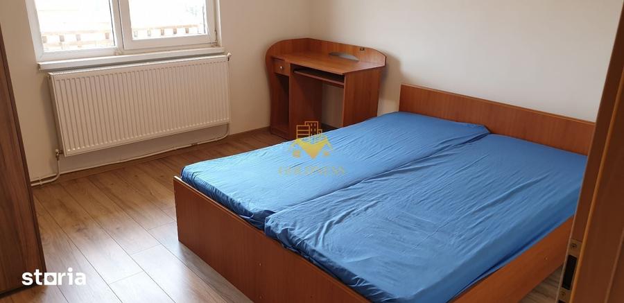 Apartament cu 3 camere în Plopilor