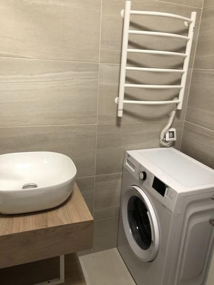 Apartament cu 2 camere decomandat, mobilat în Pajura