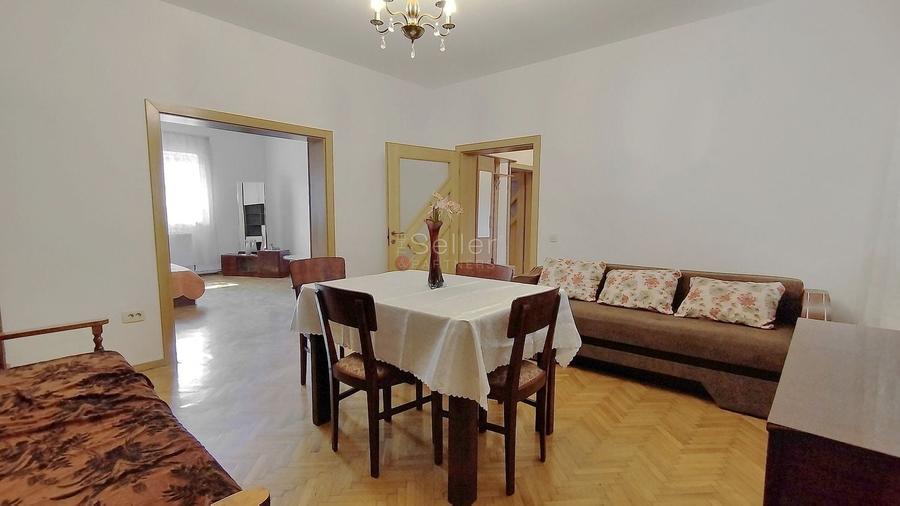 Apartament cu 3 camere semidecomandat, mobilat în Florilor