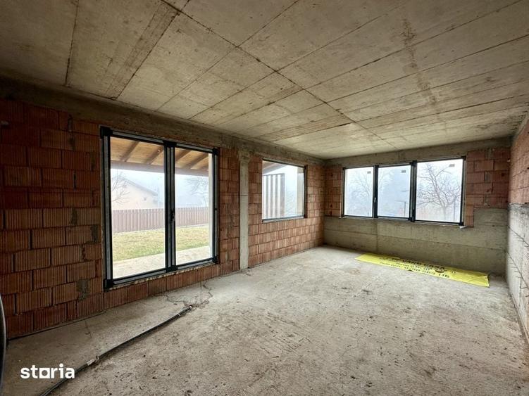 Casă cu 6 camere cu Teren 523 Mp în Ciurila