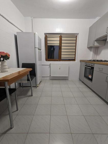 Apartament cu 2 camere decomandat în Drumul Taberei