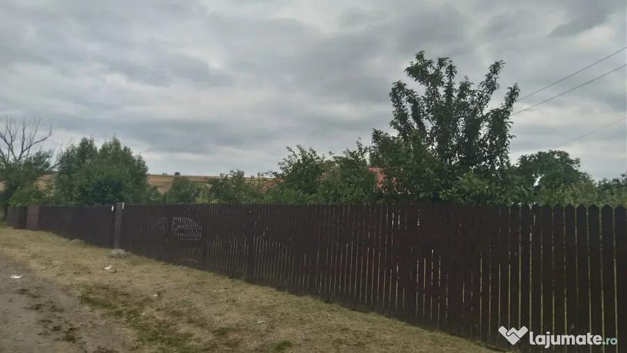 Casă cu 3 camere în Podu Turcului