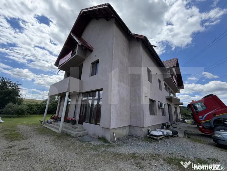 Casă cu 3 camere cu Teren 3000 Mp în Central
