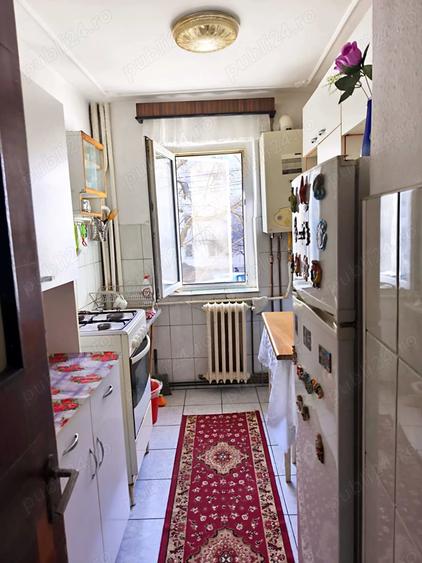 Apartament cu 3 camere semidecomandat în Zimbru