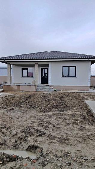 Casă cu 3 camere în Exterior Vest
