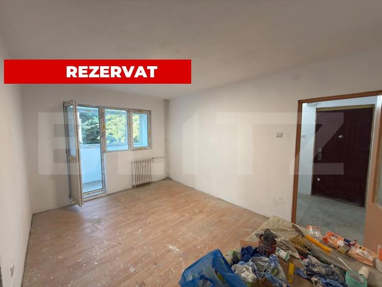 Apartament cu 4 camere semidecomandat în Malu Roșu
