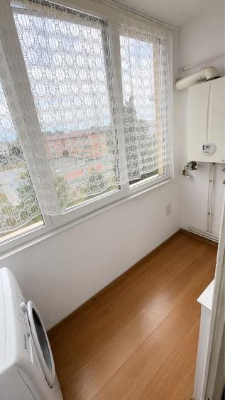 Apartament cu 3 camere decomandat în Exterior Vest