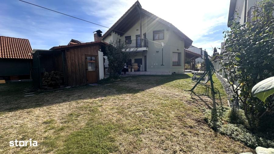 Casă cu 5 camere cu Teren 950 Mp în Șelimbăr