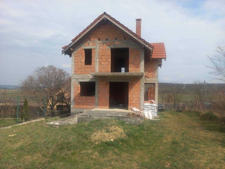 Casă cu 4 camere în Central