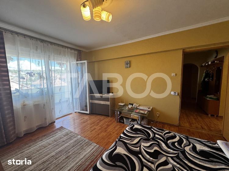 Apartament cu 4 camere decomandat în Central