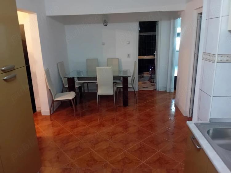 Apartament cu 3 camere decomandat în Mărăței