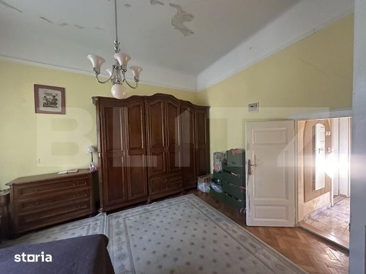 Casă cu 5 camere decomandat cu Teren 311 Mp în Central