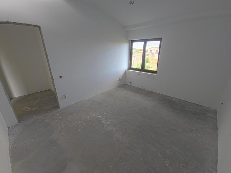 Casă cu 4 camere cu Teren 362 Mp în Cumpăna